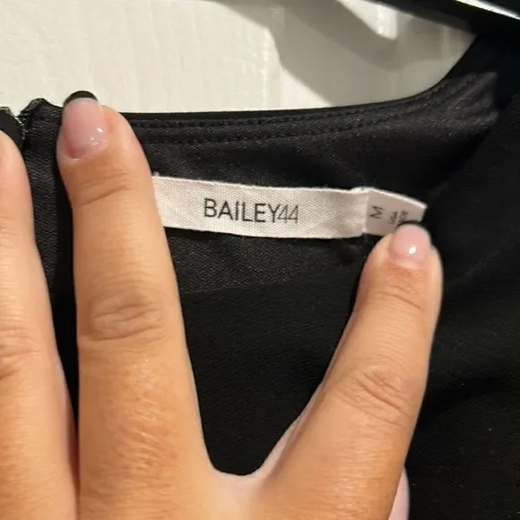 Bailey 44 Top, Size Medium - Picture 7 of 7